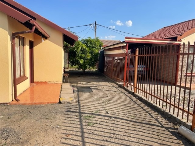 2 Bedroom Property for Sale in Meriting North West